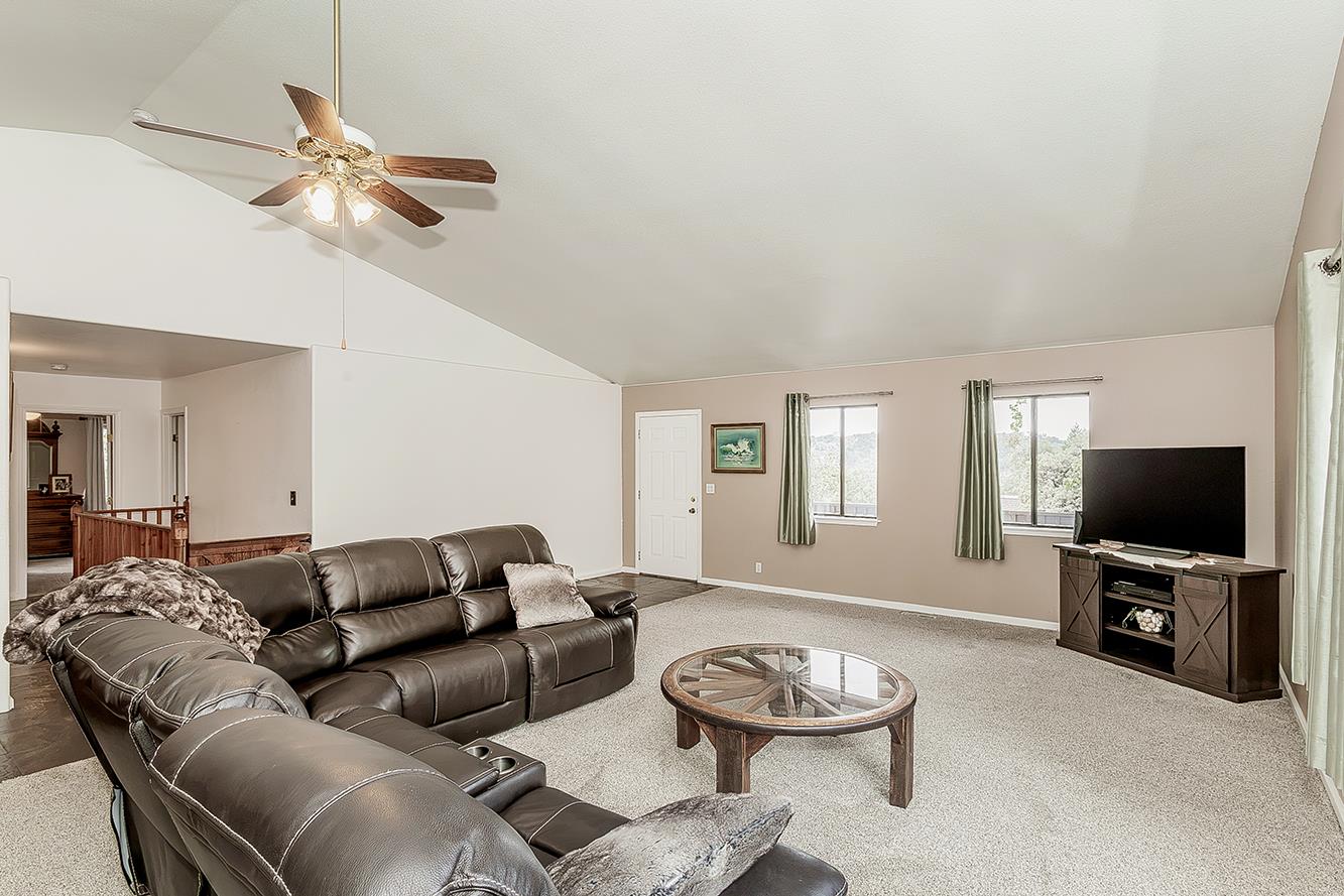 34133 Natoma Rd, Auberry, CA 93602