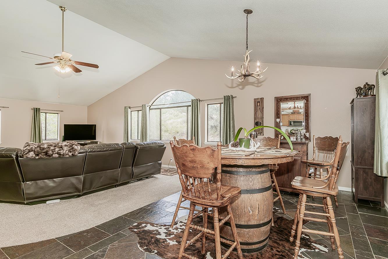 34133 Natoma Rd, Auberry, CA 93602