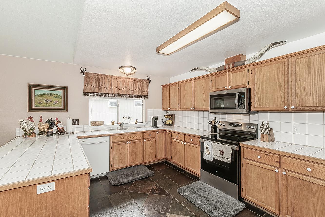 34133 Natoma Rd, Auberry, CA 93602