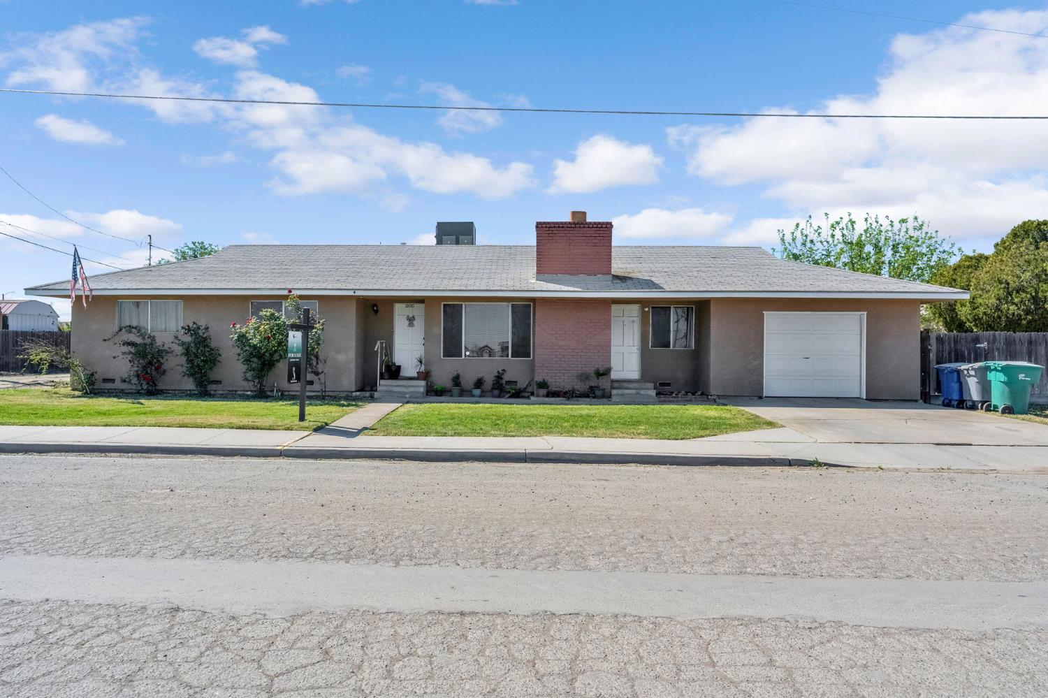 22080 W Nevada Ave, San Joaquin, CA 93660