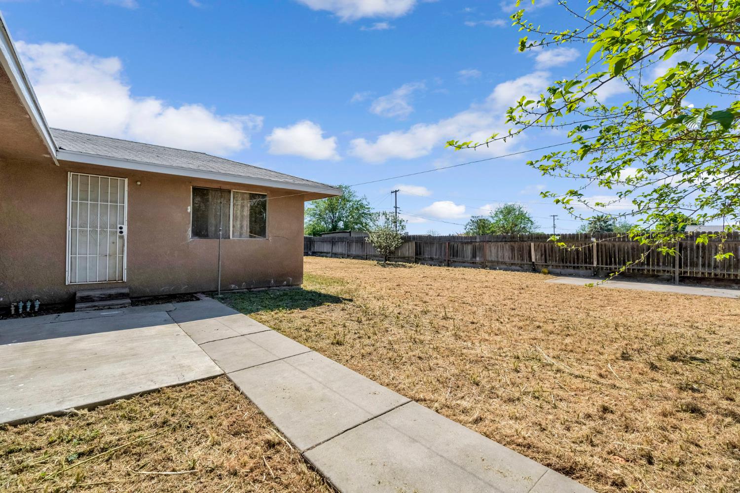 22080 W Nevada Ave, San Joaquin, CA 93660