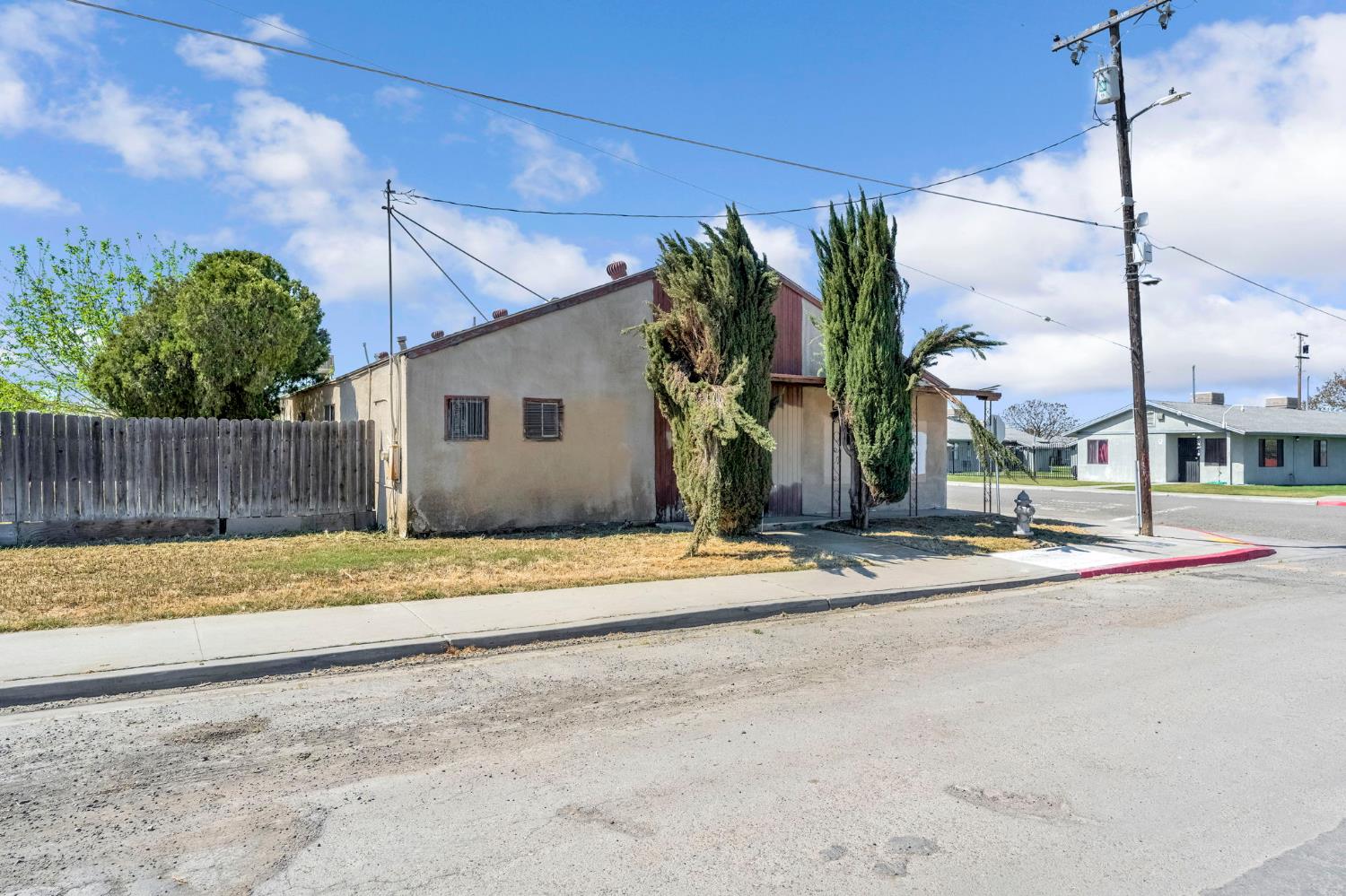22080 W Nevada Ave, San Joaquin, CA 93660