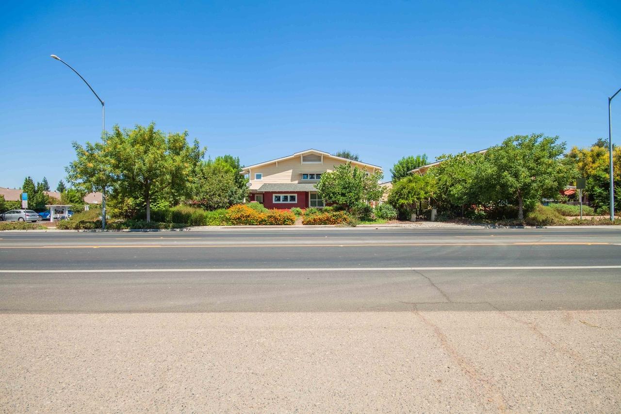 2658 E Alluvial Ave #113, Fresno, CA 93720