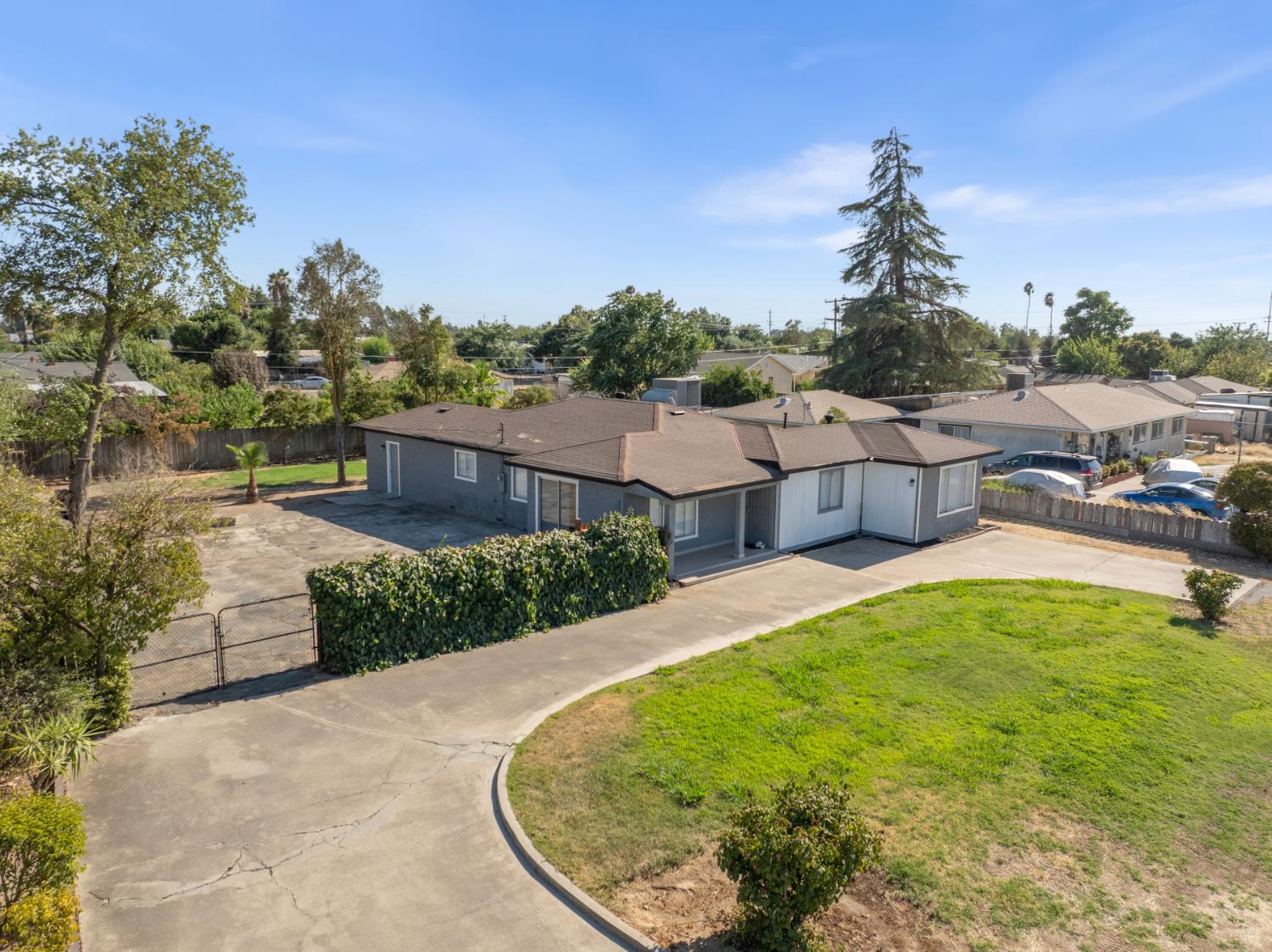 4683 W Hedges Ave, Fresno, CA 93722