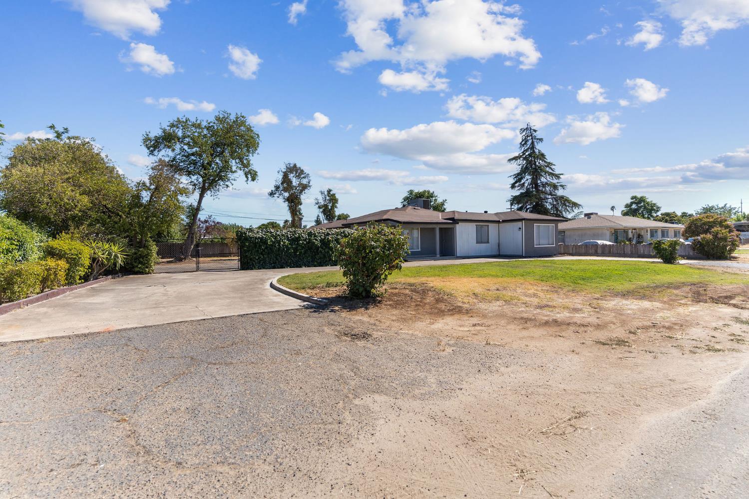 4683 W Hedges Ave, Fresno, CA 93722
