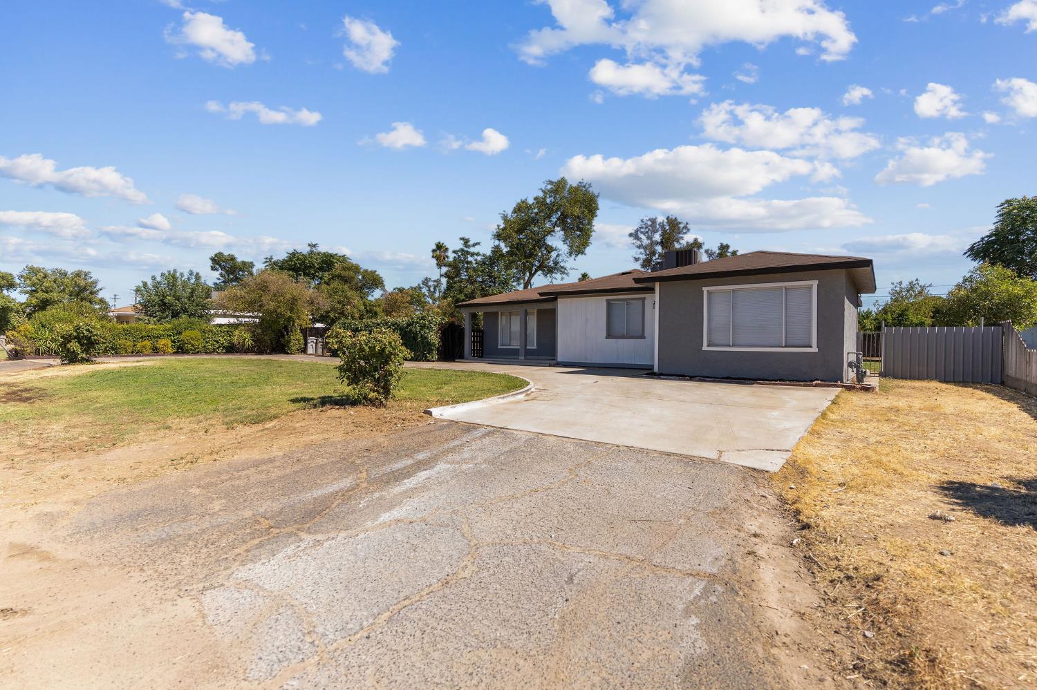 4683 W Hedges Ave, Fresno, CA 93722