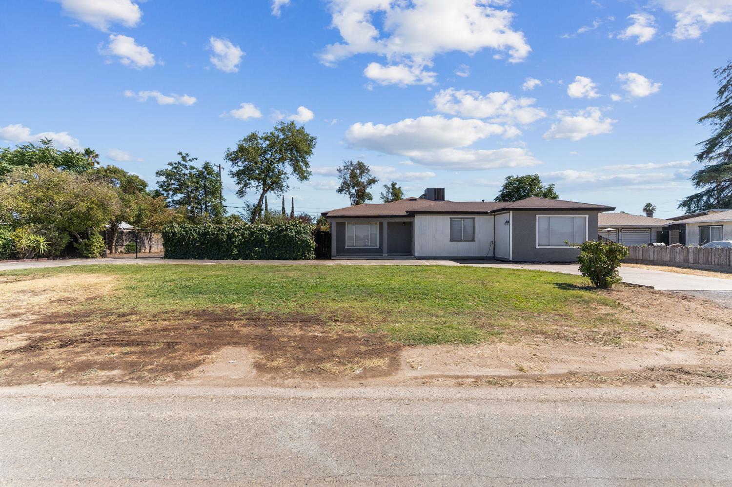 4683 W Hedges Ave, Fresno, CA 93722