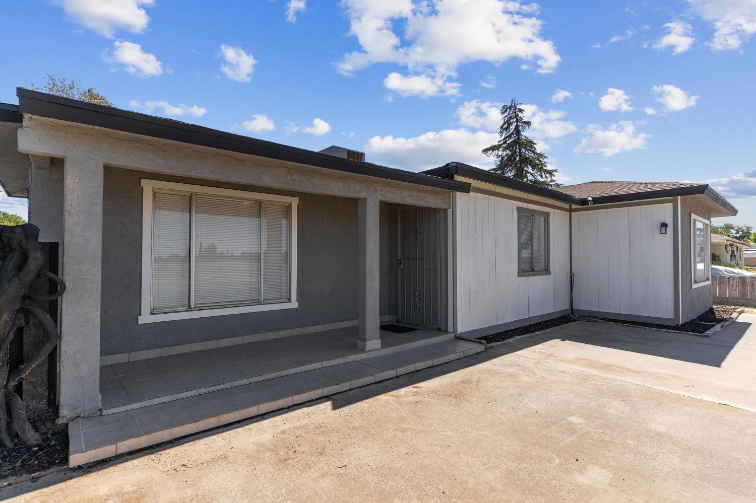 4683 W Hedges Ave, Fresno, CA 93722