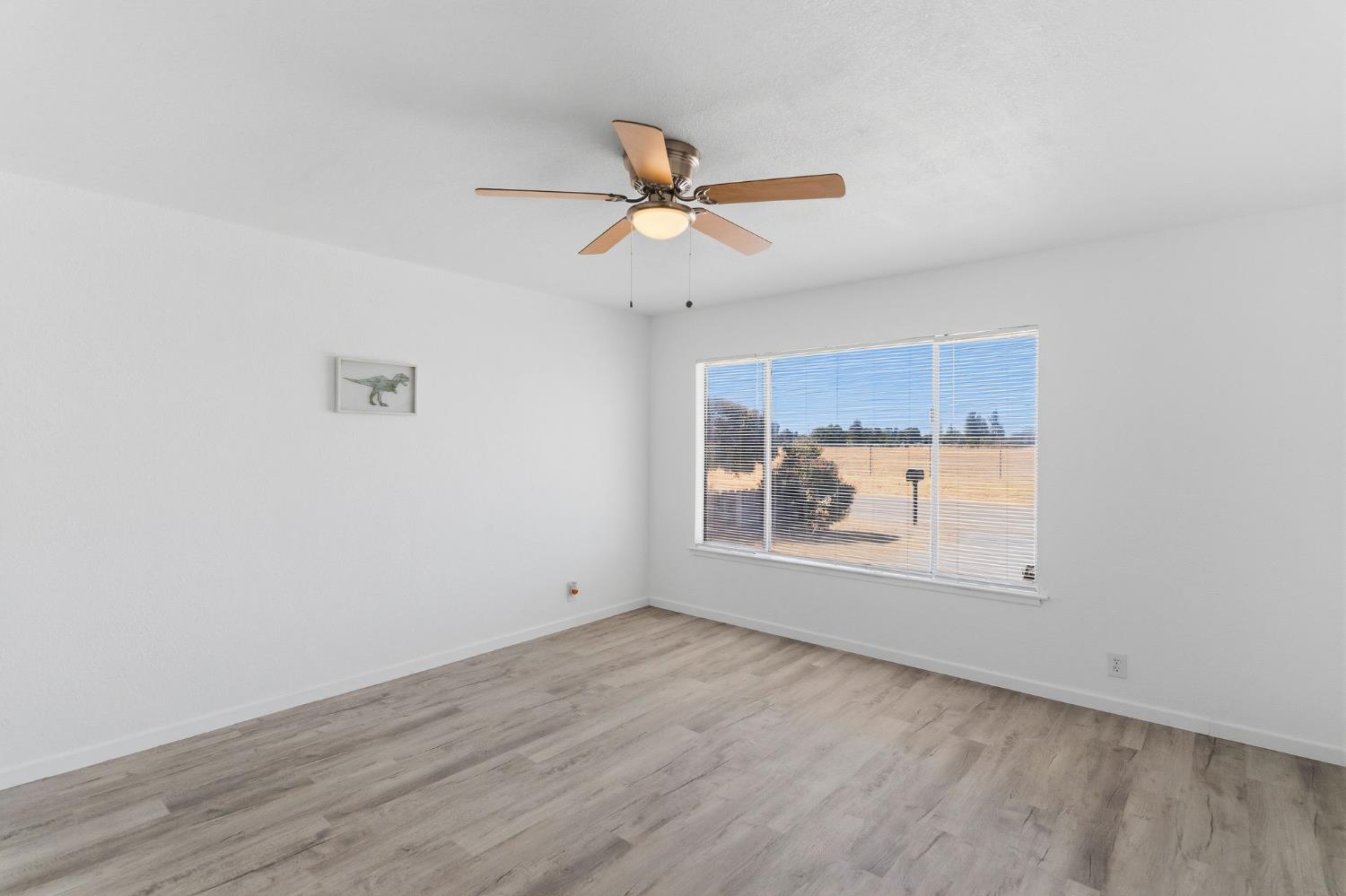 4683 W Hedges Ave, Fresno, CA 93722