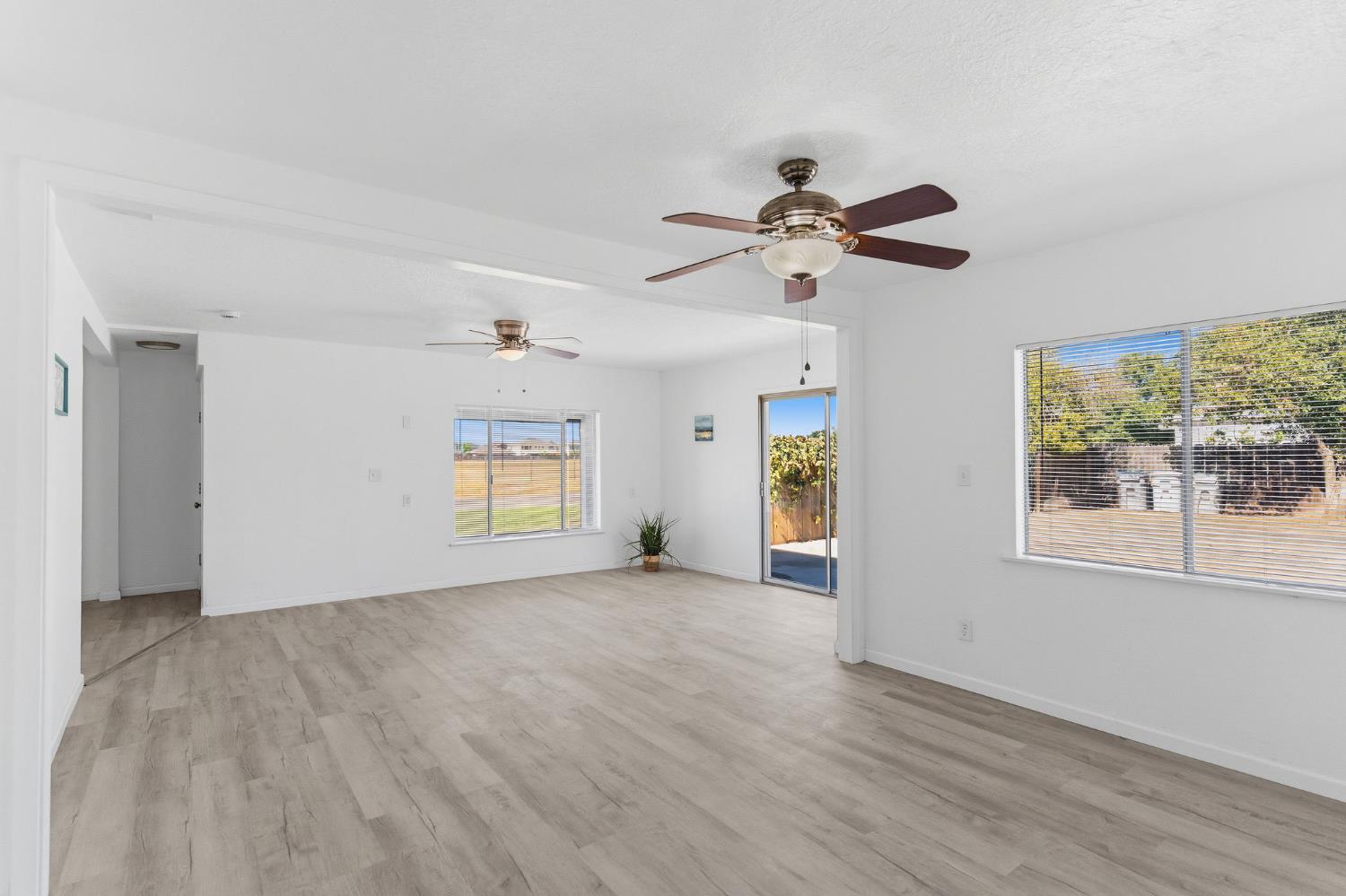 4683 W Hedges Ave, Fresno, CA 93722