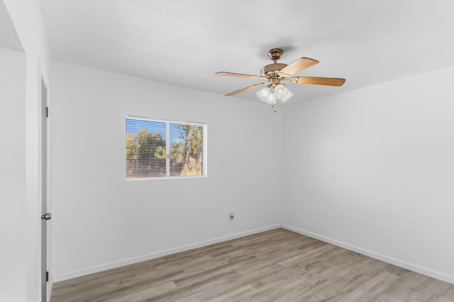 4683 W Hedges Ave, Fresno, CA 93722