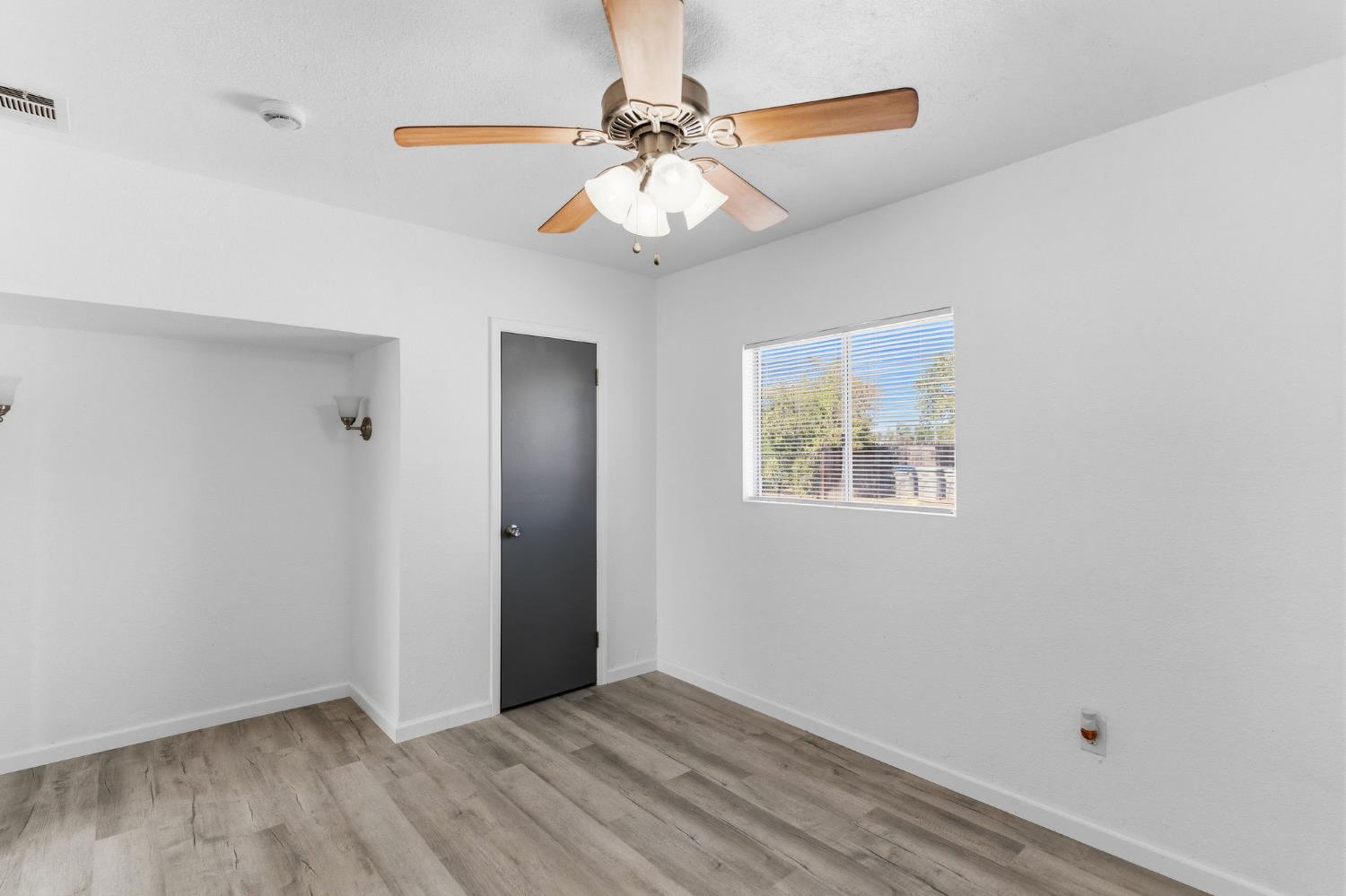 4683 W Hedges Ave, Fresno, CA 93722