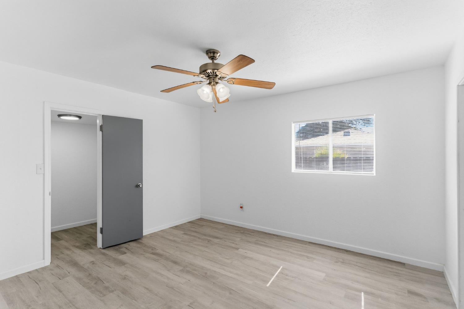 4683 W Hedges Ave, Fresno, CA 93722