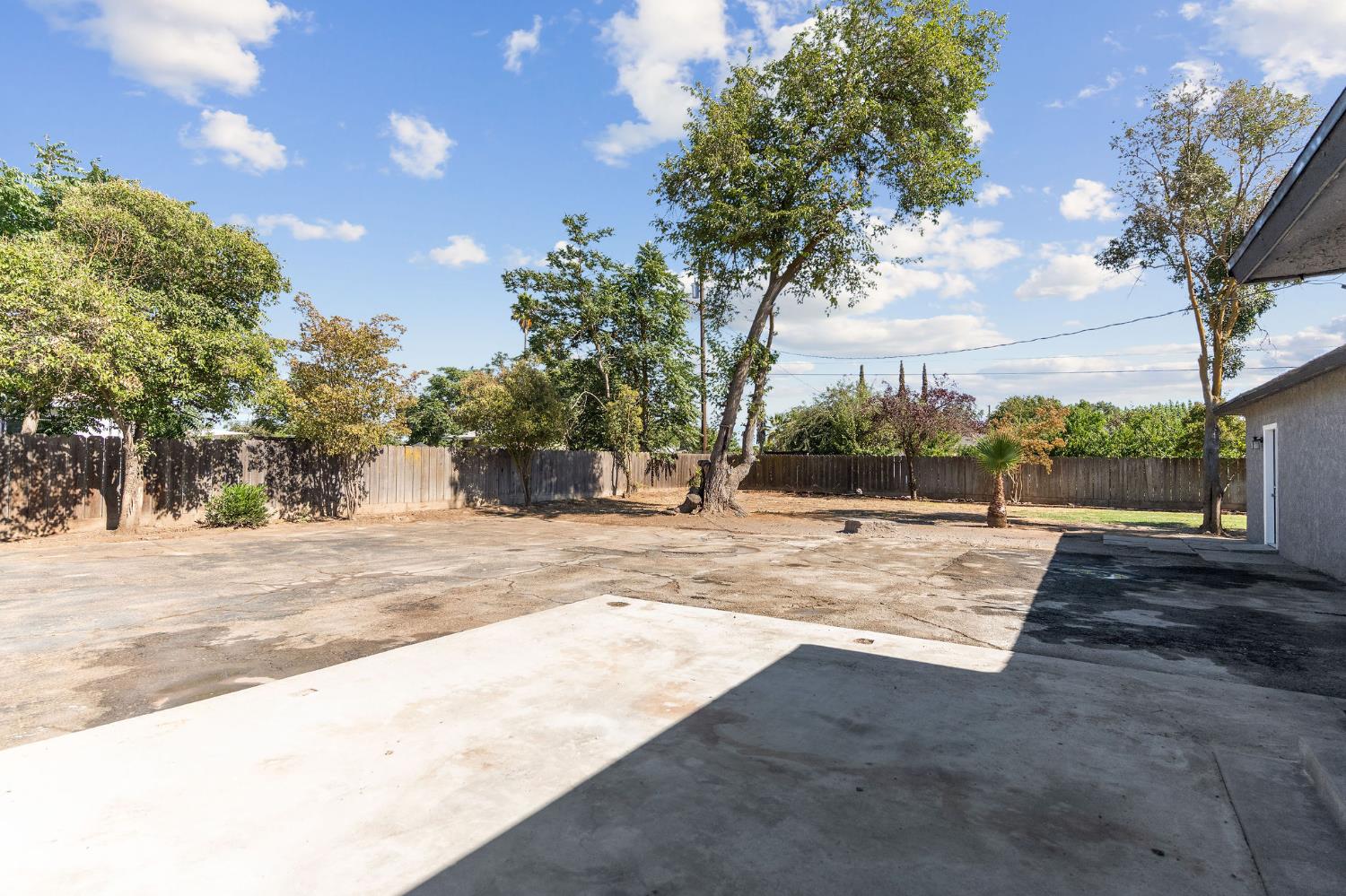 4683 W Hedges Ave, Fresno, CA 93722