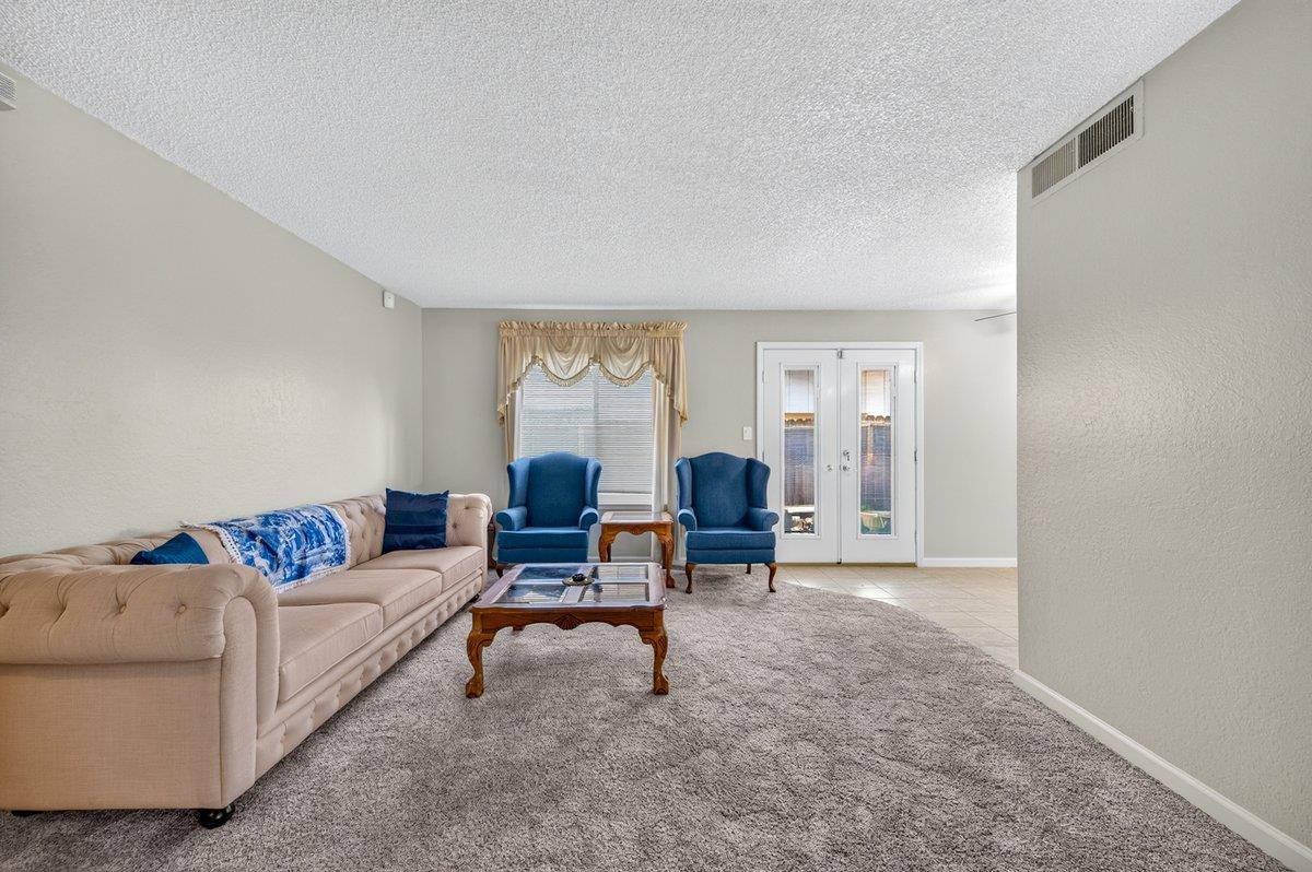 4853 N Winery Cir #115, Fresno, CA 93726