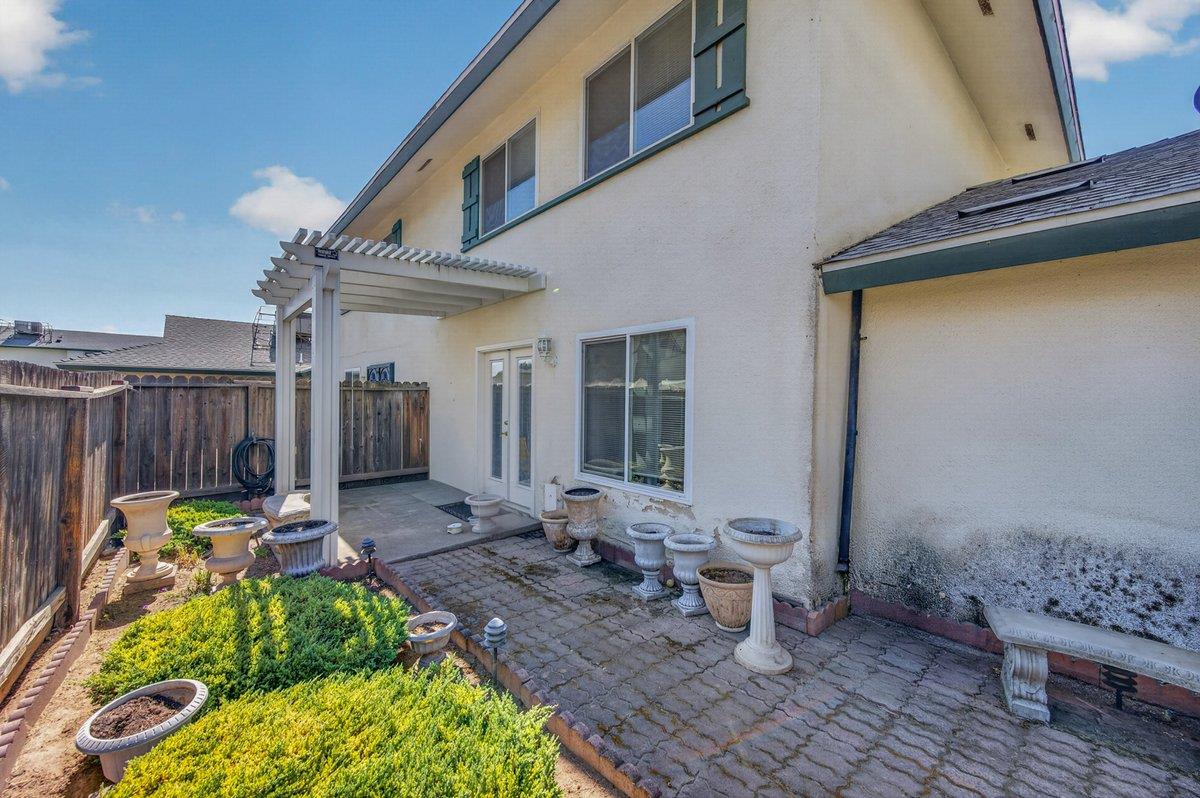 4853 N Winery Cir #115, Fresno, CA 93726