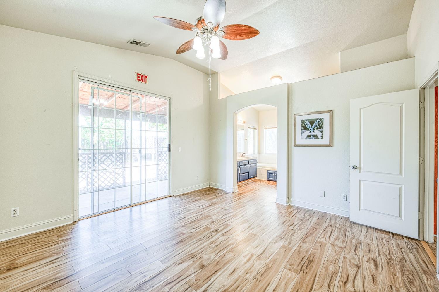 2274 S Eddy Ave, Fresno, CA 93727