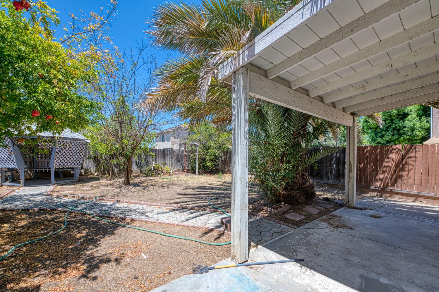 2274 S Eddy Ave, Fresno, CA 93727