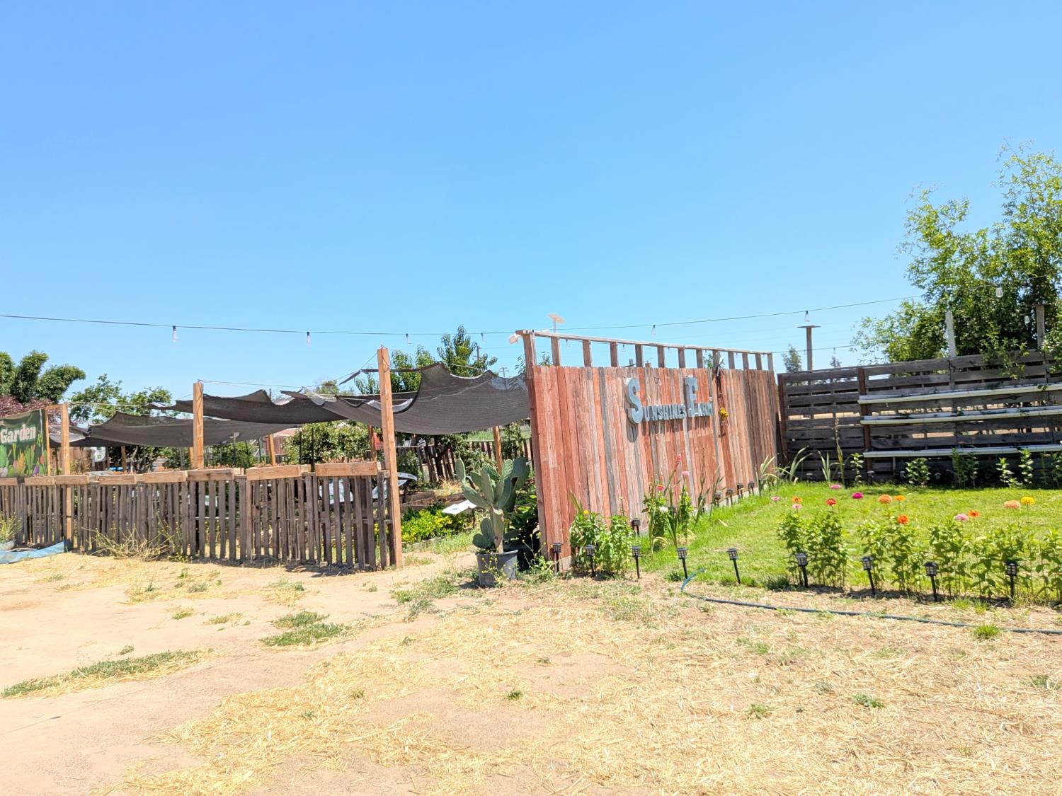 284 S Temperance Ave, Fresno, CA 93727
