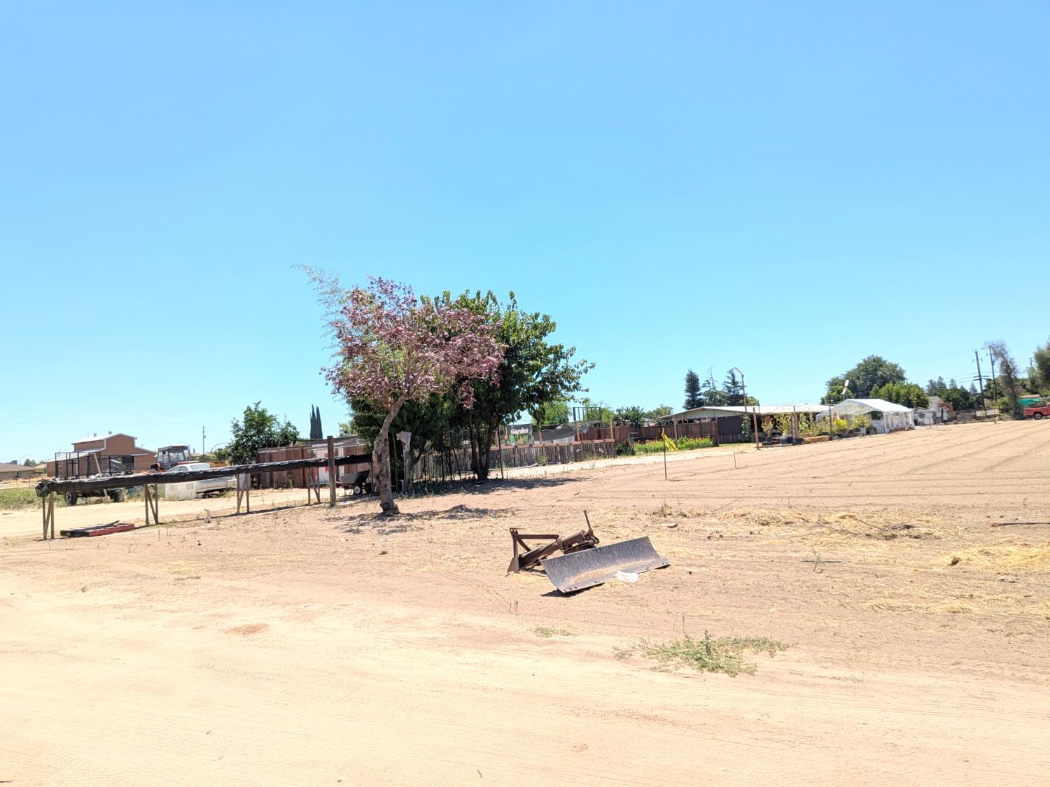 284 S Temperance Ave, Fresno, CA 93727