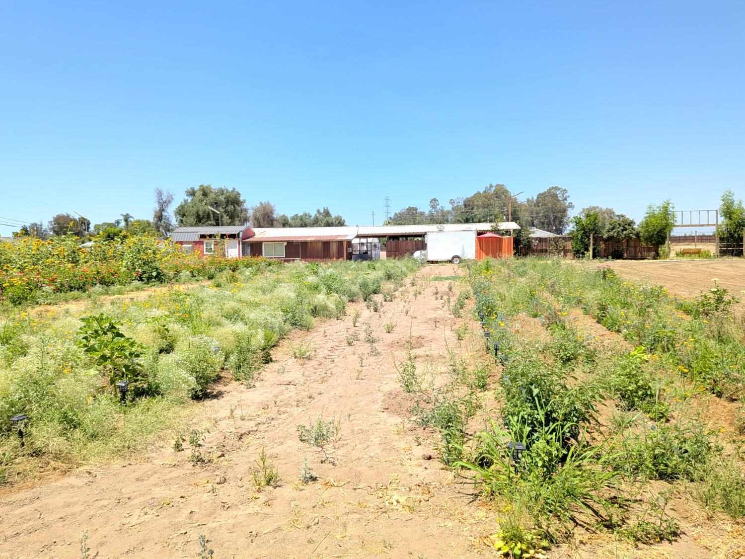 284 S Temperance Ave, Fresno, CA 93727