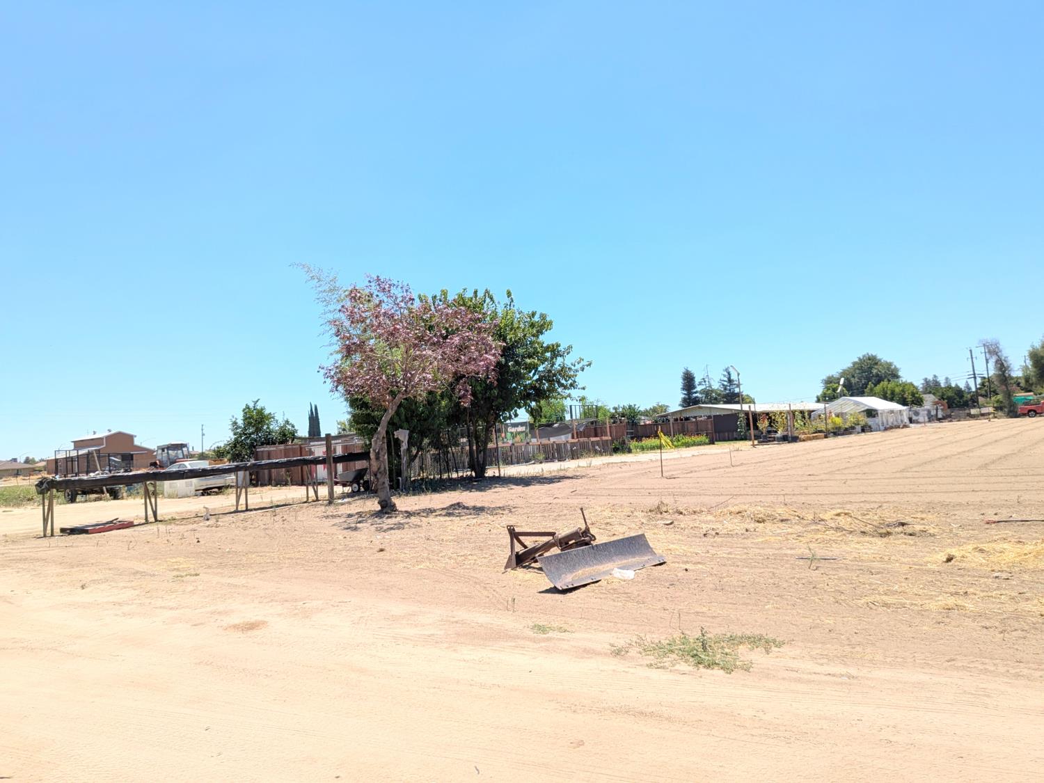 284 S Temperance Ave, Fresno, CA 93727