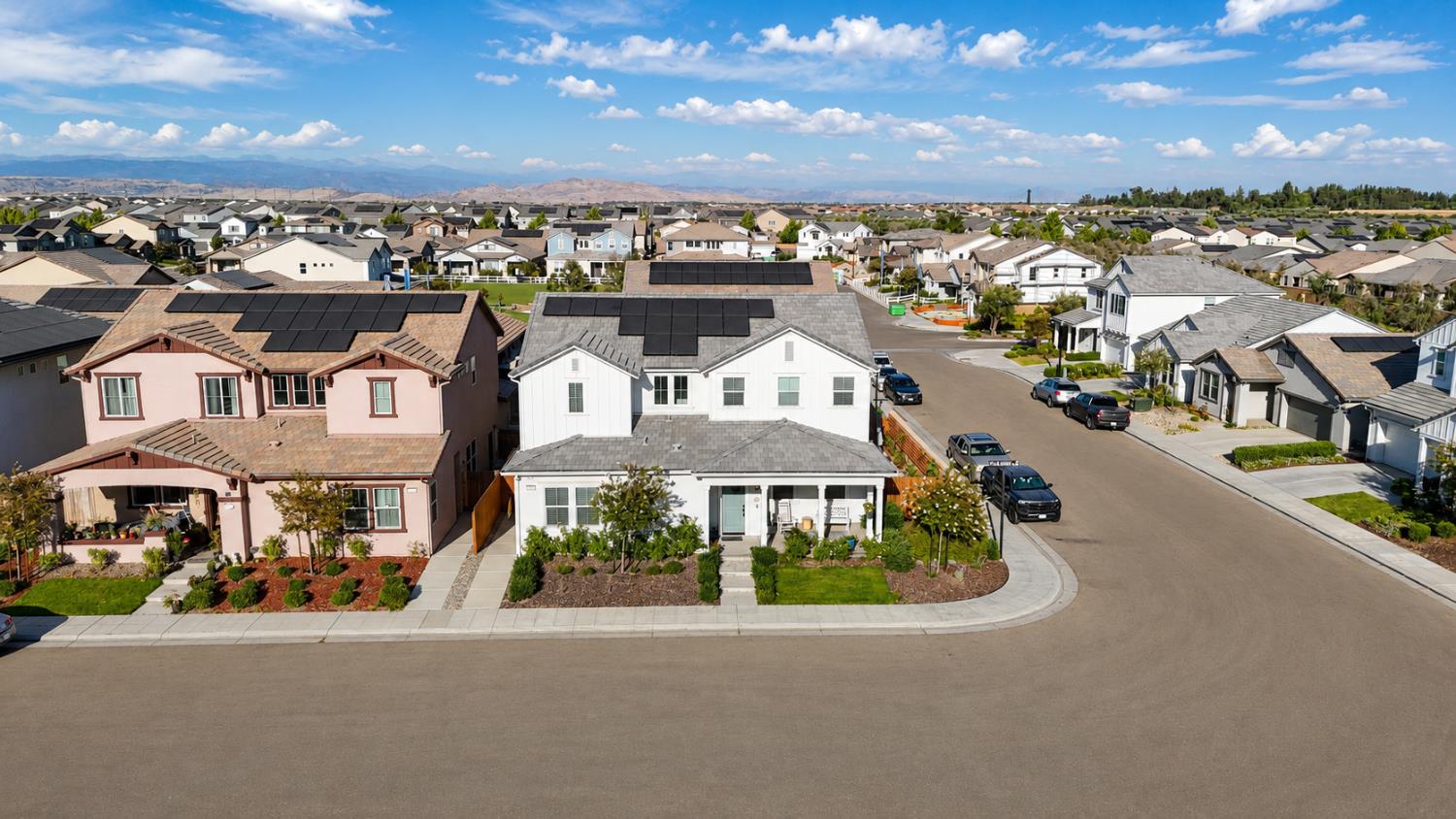 411 Atlantica Dr S, Madera, CA 93636