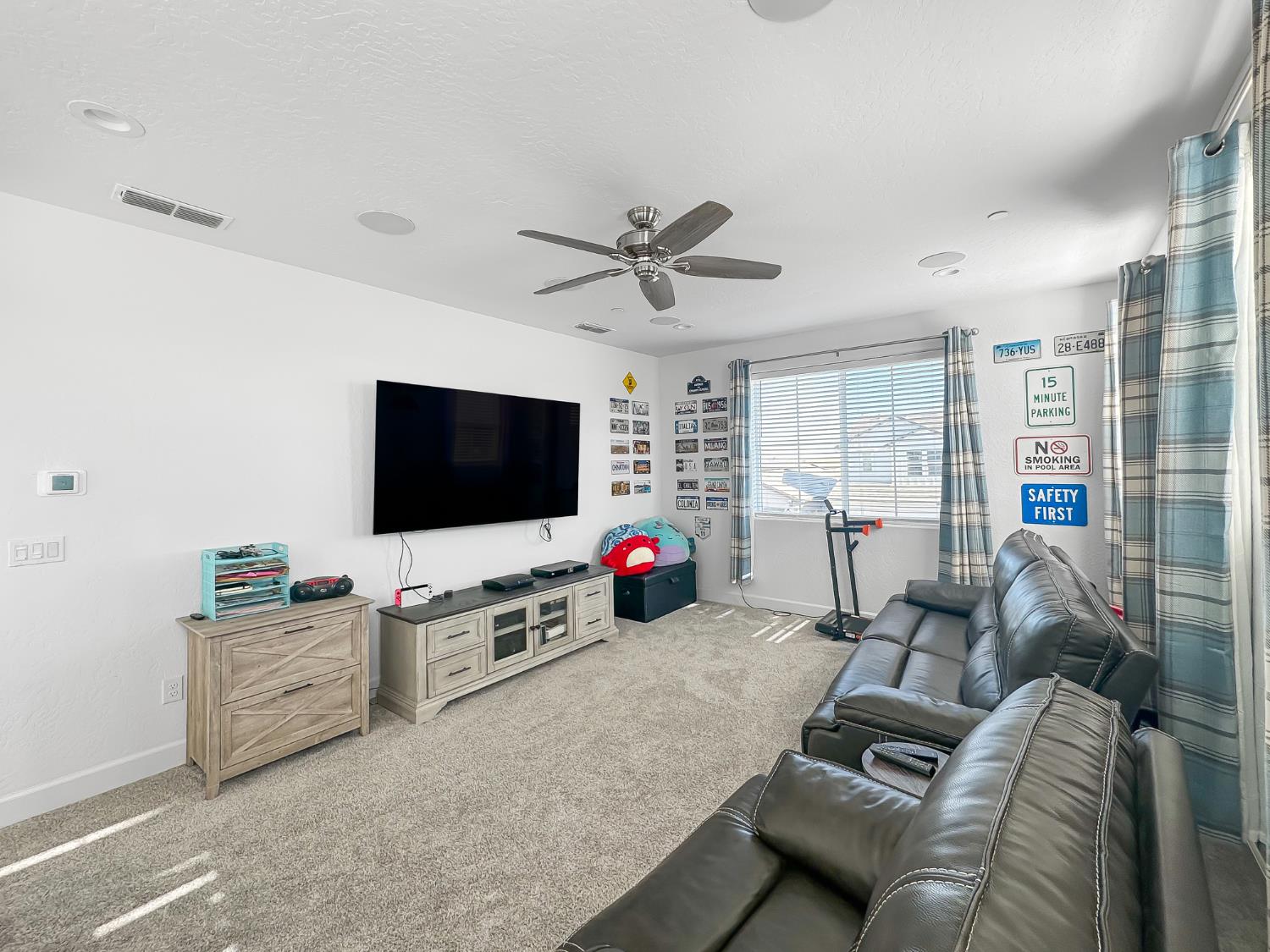 411 Atlantica Dr S, Madera, CA 93636