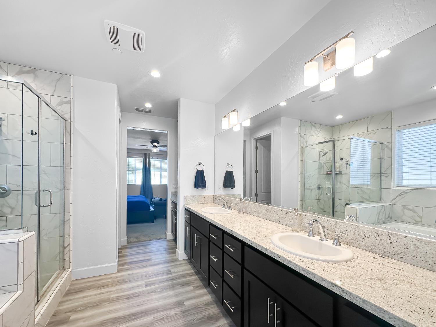 411 Atlantica Dr S, Madera, CA 93636