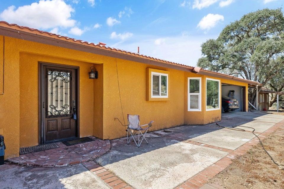 35548 Hummingbird Ln, Yokuts Valley, CA 93675