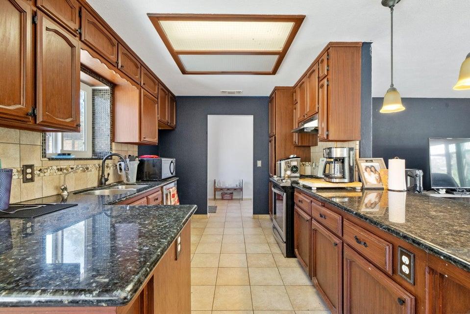 35548 Hummingbird Ln, Yokuts Valley, CA 93675