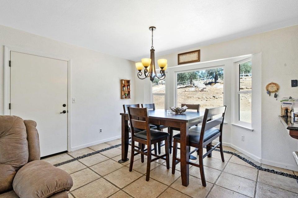 35548 Hummingbird Ln, Yokuts Valley, CA 93675