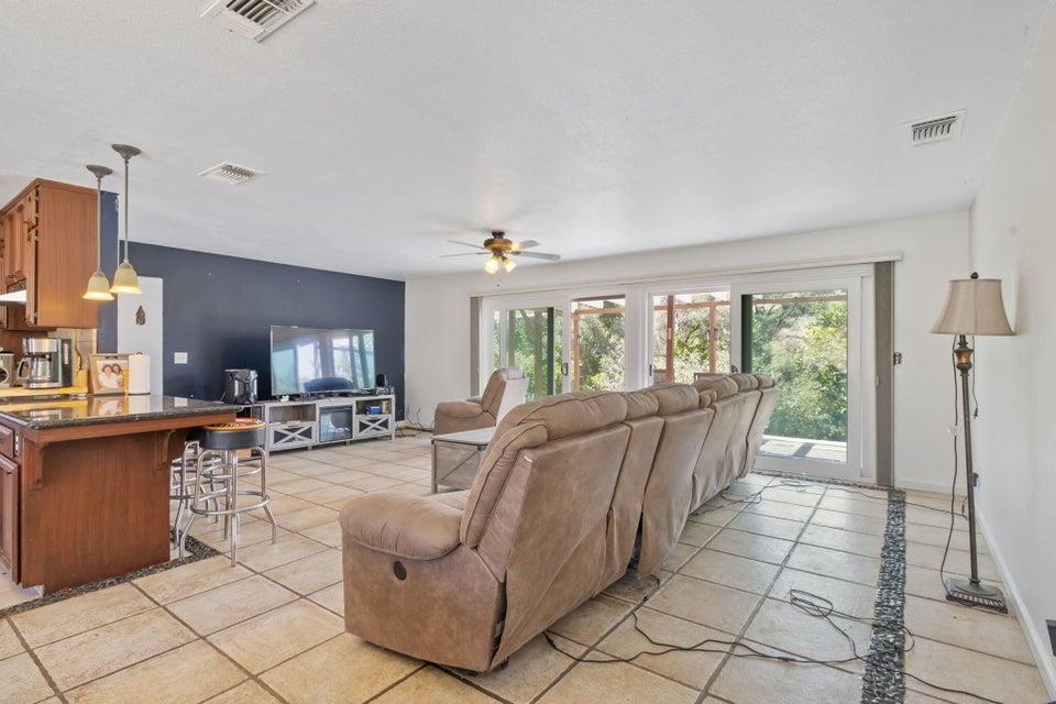 35548 Hummingbird Ln, Yokuts Valley, CA 93675