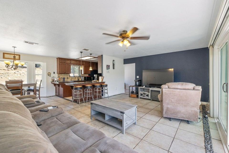 35548 Hummingbird Ln, Yokuts Valley, CA 93675