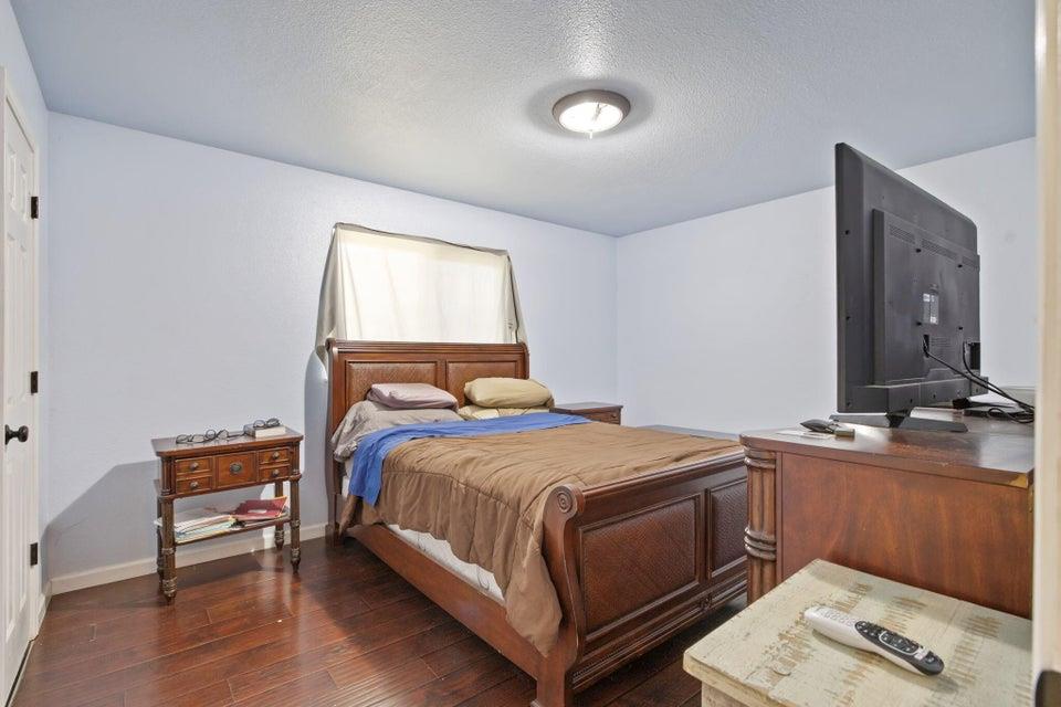 35548 Hummingbird Ln, Yokuts Valley, CA 93675