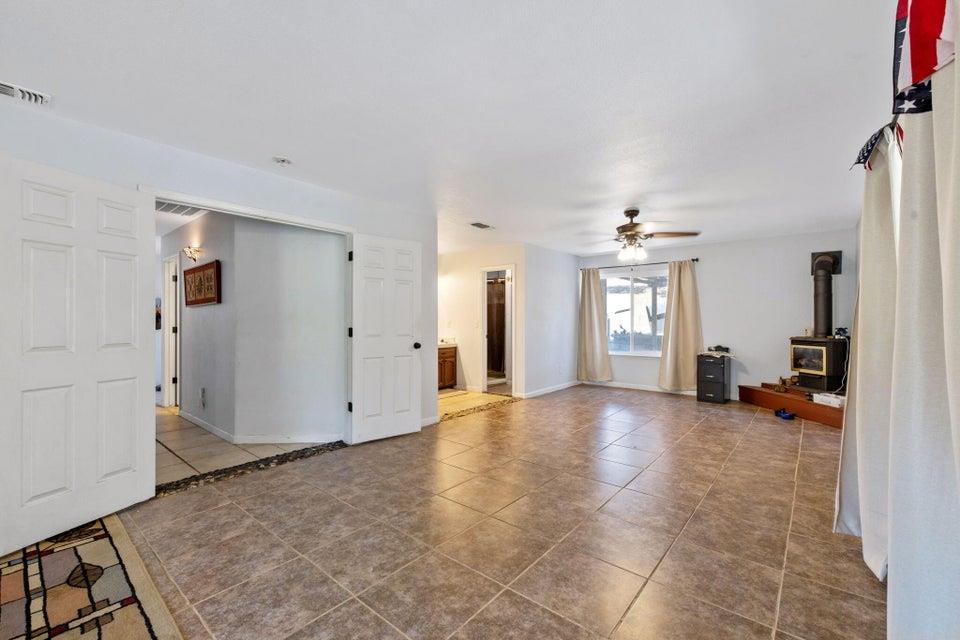35548 Hummingbird Ln, Yokuts Valley, CA 93675