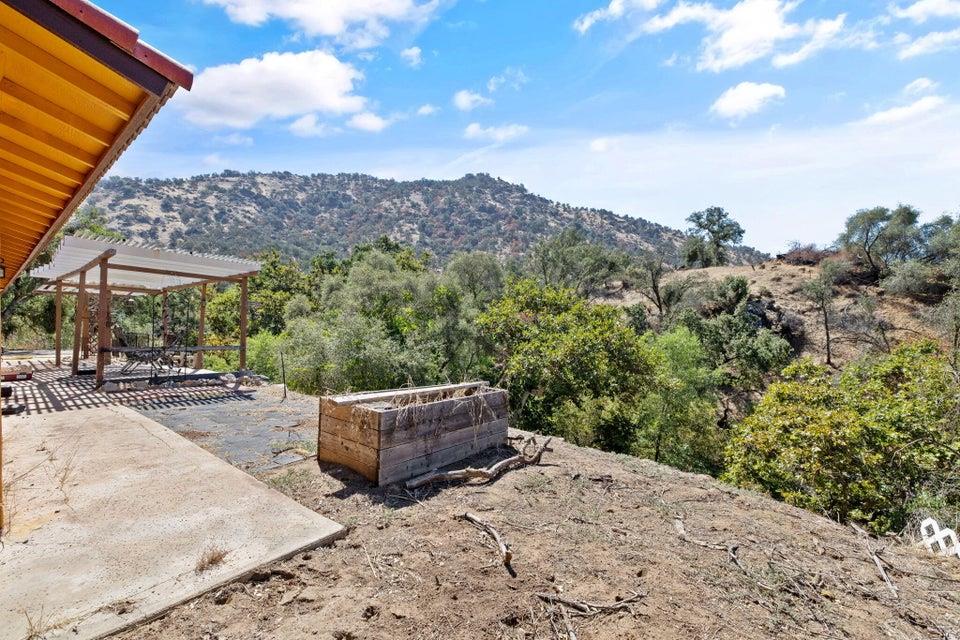 35548 Hummingbird Ln, Yokuts Valley, CA 93675