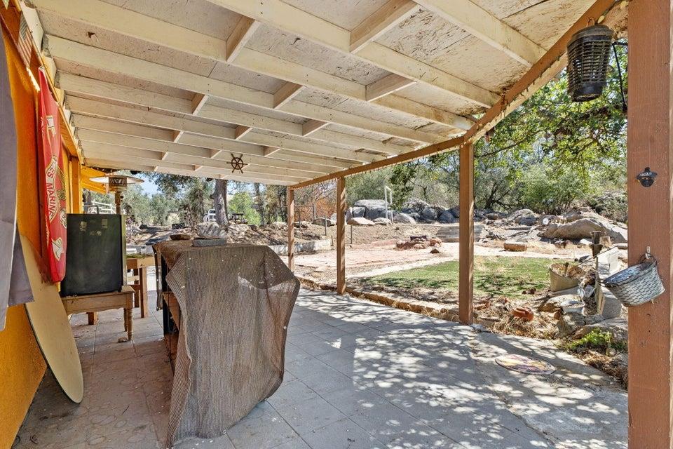 35548 Hummingbird Ln, Yokuts Valley, CA 93675