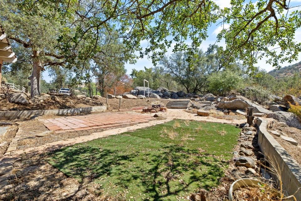 35548 Hummingbird Ln, Yokuts Valley, CA 93675