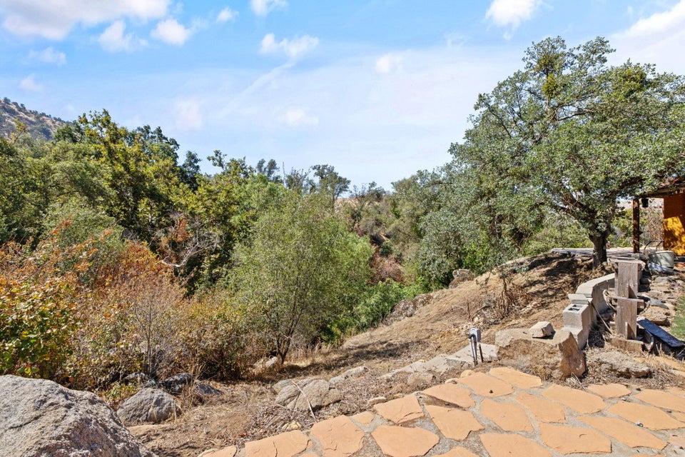 35548 Hummingbird Ln, Yokuts Valley, CA 93675