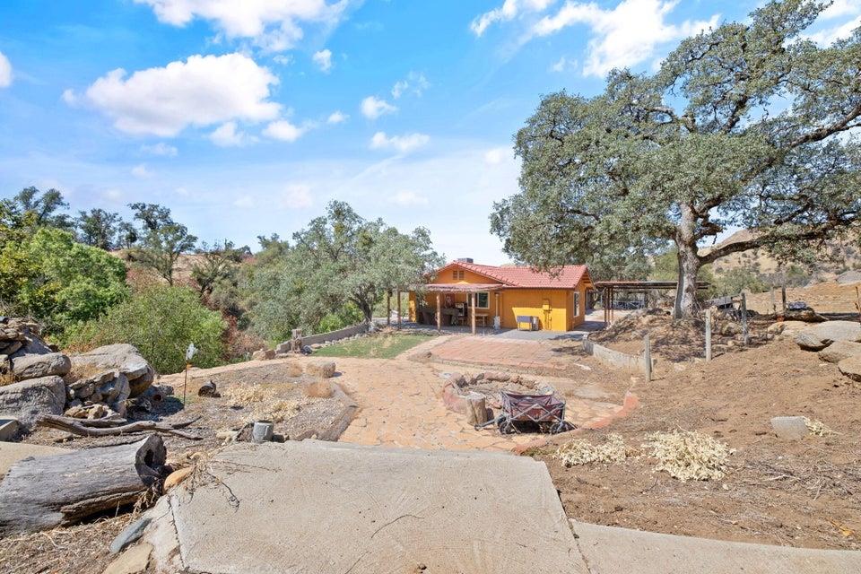 35548 Hummingbird Ln, Yokuts Valley, CA 93675