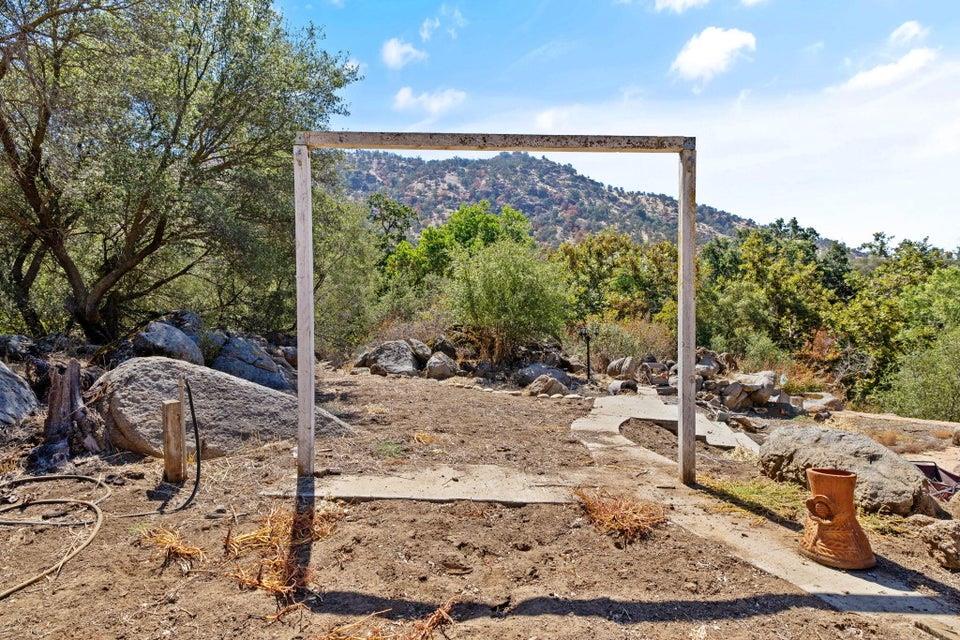 35548 Hummingbird Ln, Yokuts Valley, CA 93675