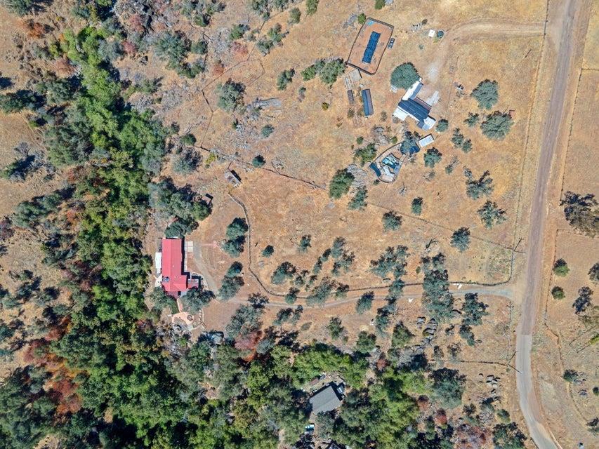 35548 Hummingbird Ln, Yokuts Valley, CA 93675