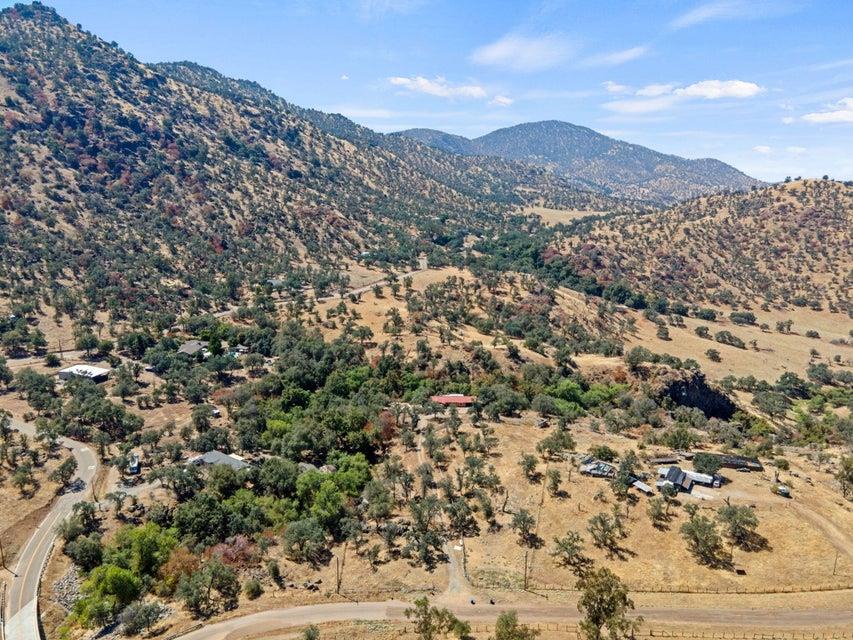 35548 Hummingbird Ln, Yokuts Valley, CA 93675