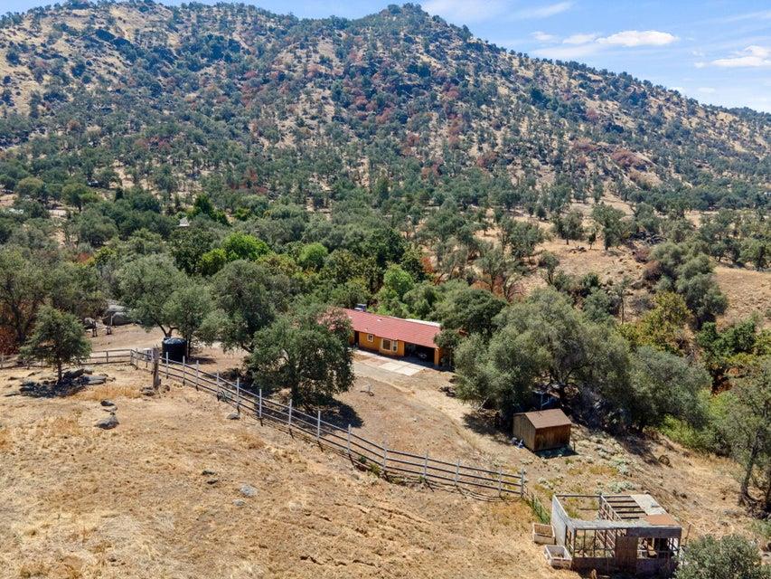 35548 Hummingbird Ln, Yokuts Valley, CA 93675