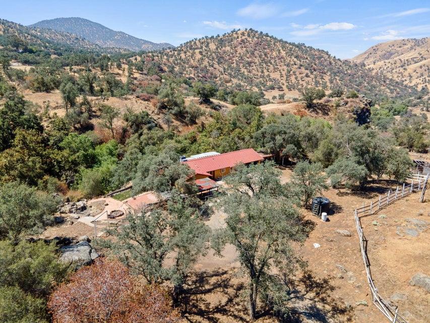 35548 Hummingbird Ln, Yokuts Valley, CA 93675