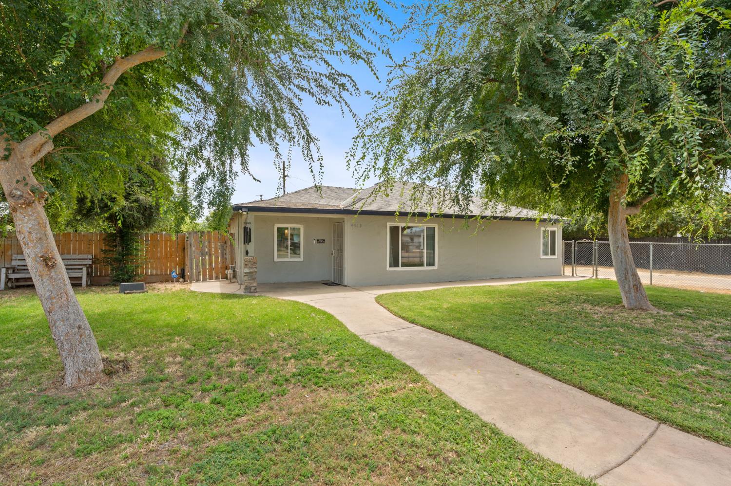 4613 W Andrews Ave, Fresno, CA 93722