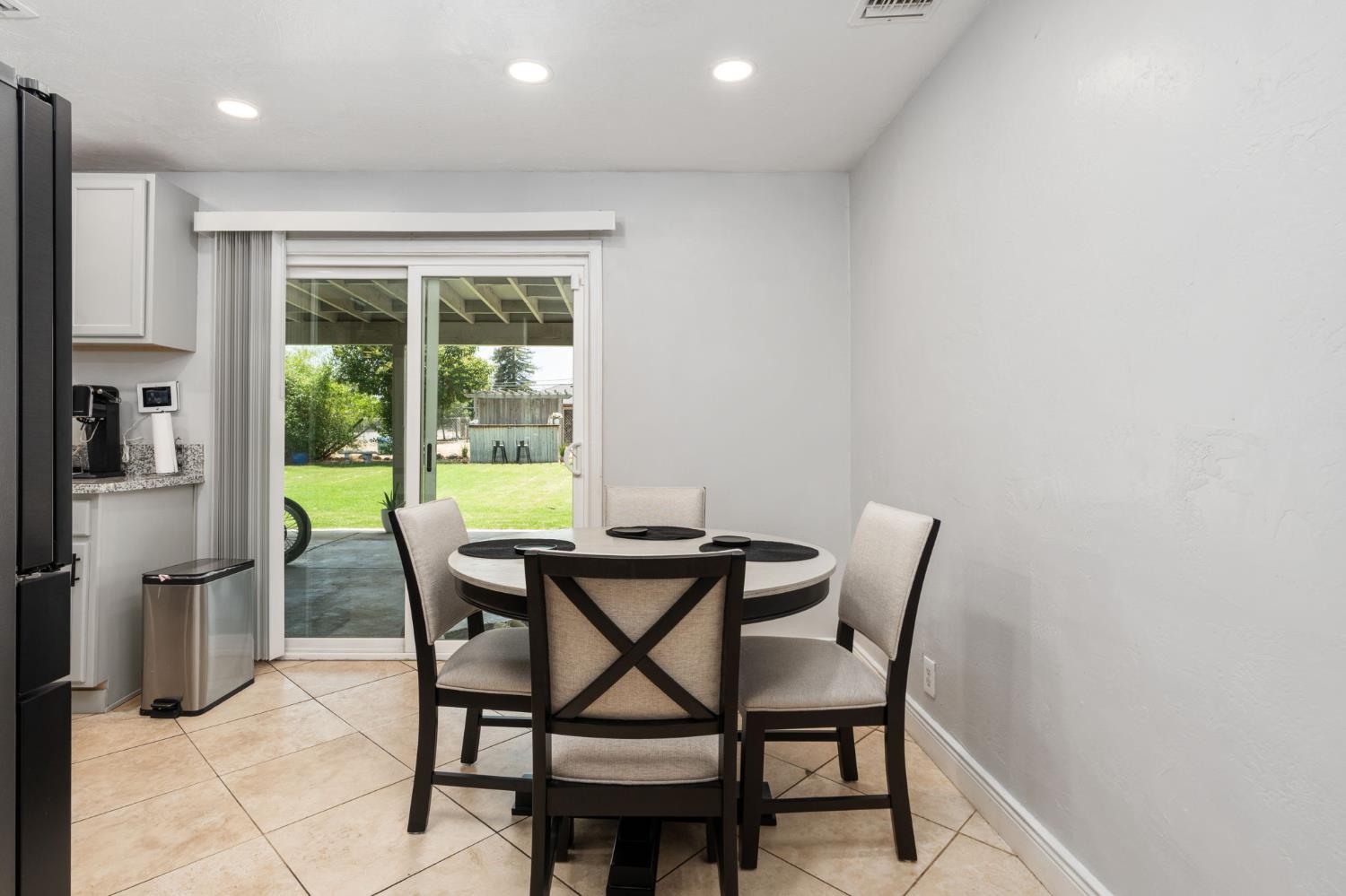 4613 W Andrews Ave, Fresno, CA 93722