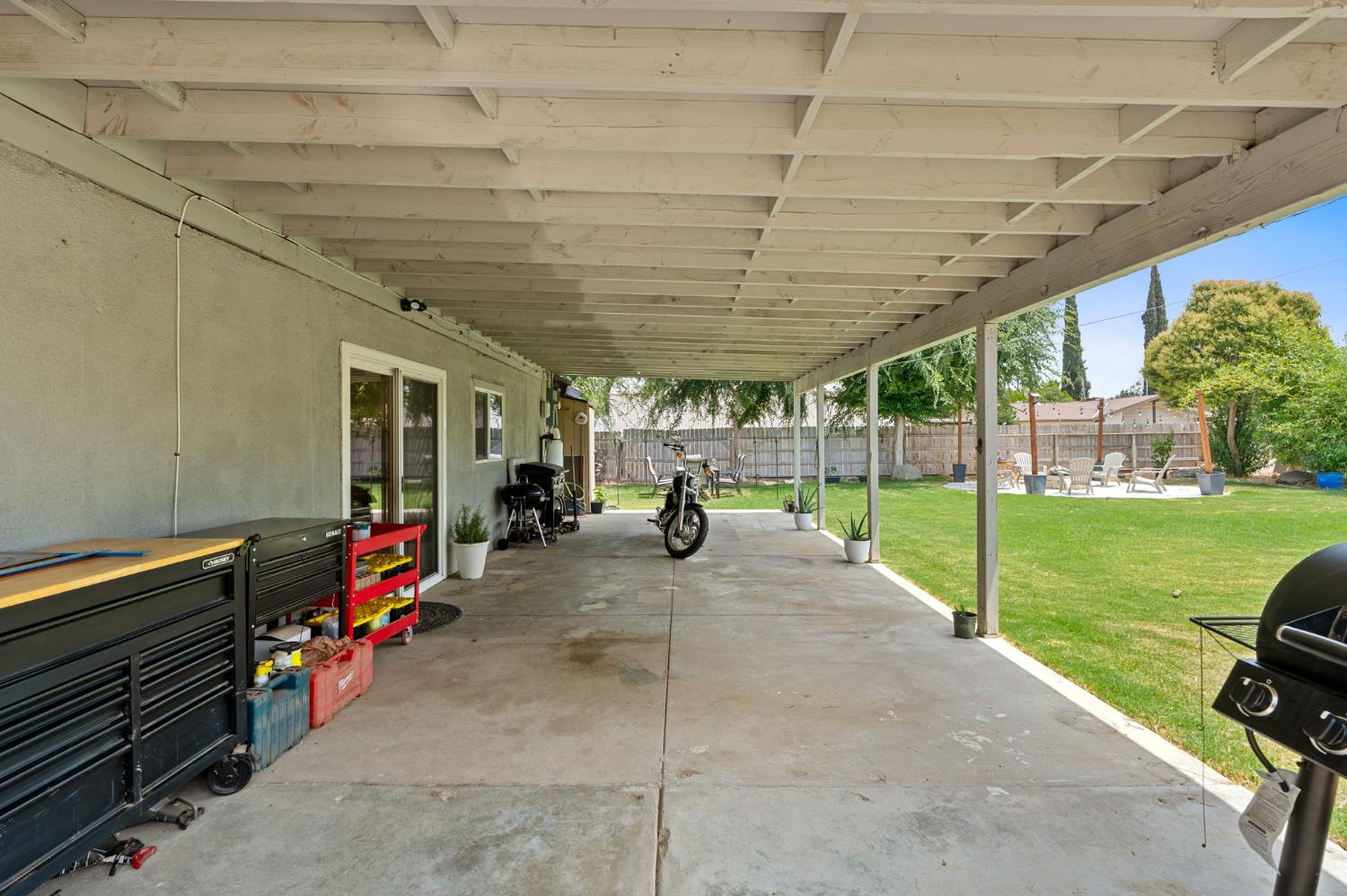 4613 W Andrews Ave, Fresno, CA 93722