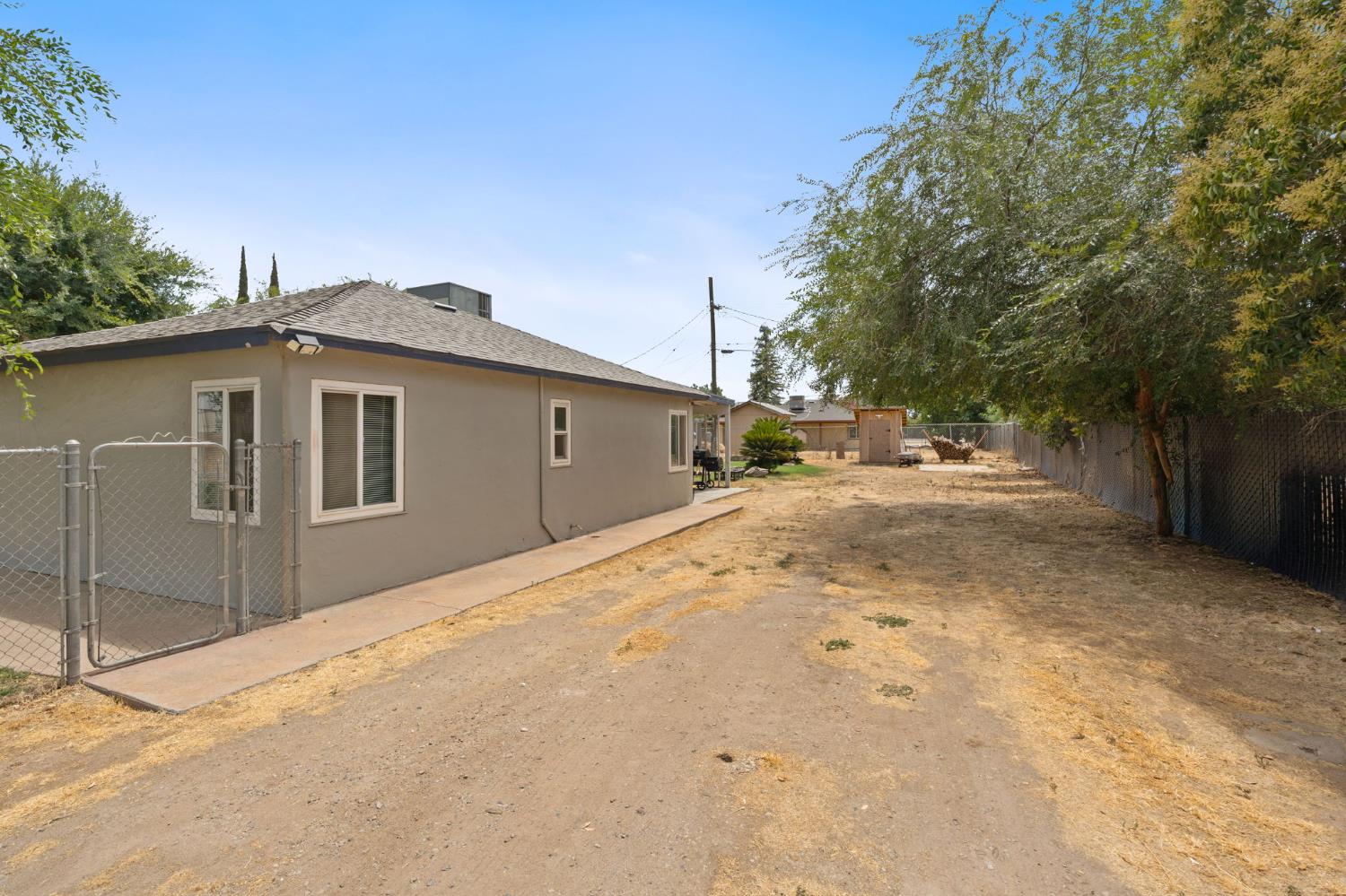 4613 W Andrews Ave, Fresno, CA 93722